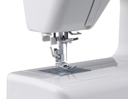 Электромеханическая швейная машина Janome EQ25