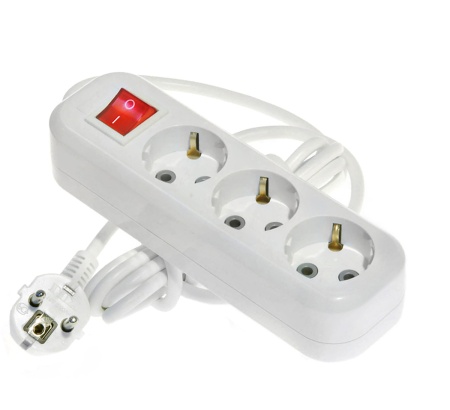 Сетевой удлинитель LUX У3-ЕВК-03 3-местный с з/к (250В/16а/3м)