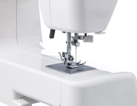 Электромеханическая швейная машина Janome XV-7